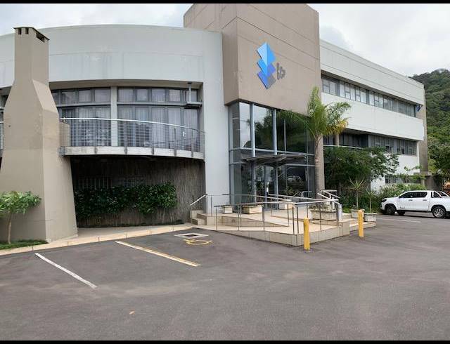 1,650M² OFFICE TO LET IN MAXMEAD